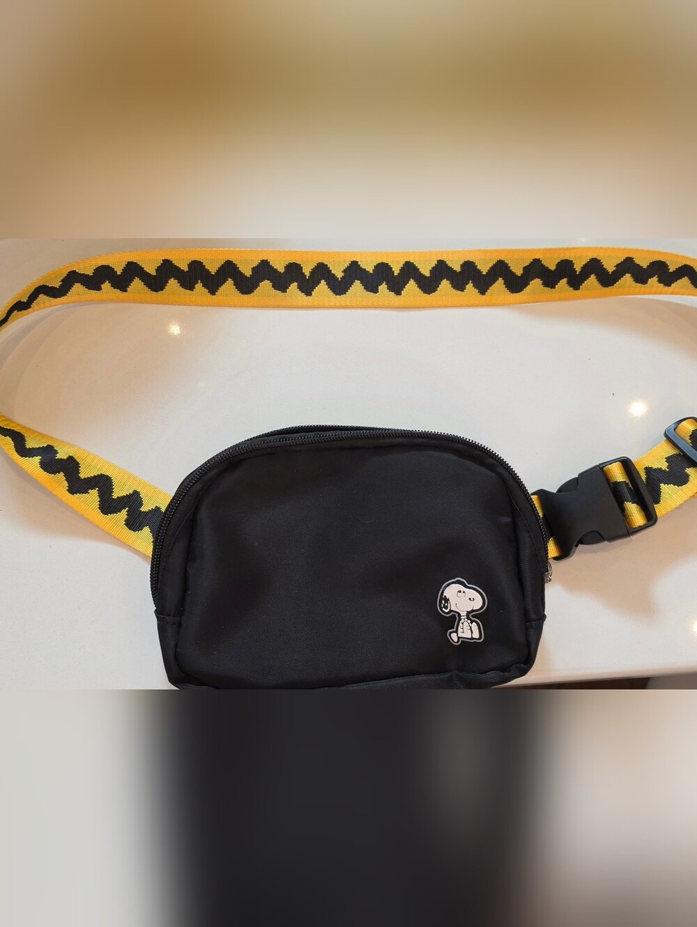 Peanuts Snoopy Belt/Crossbody Bag with Yellow Zigzag Strap - Picture 2 of 11